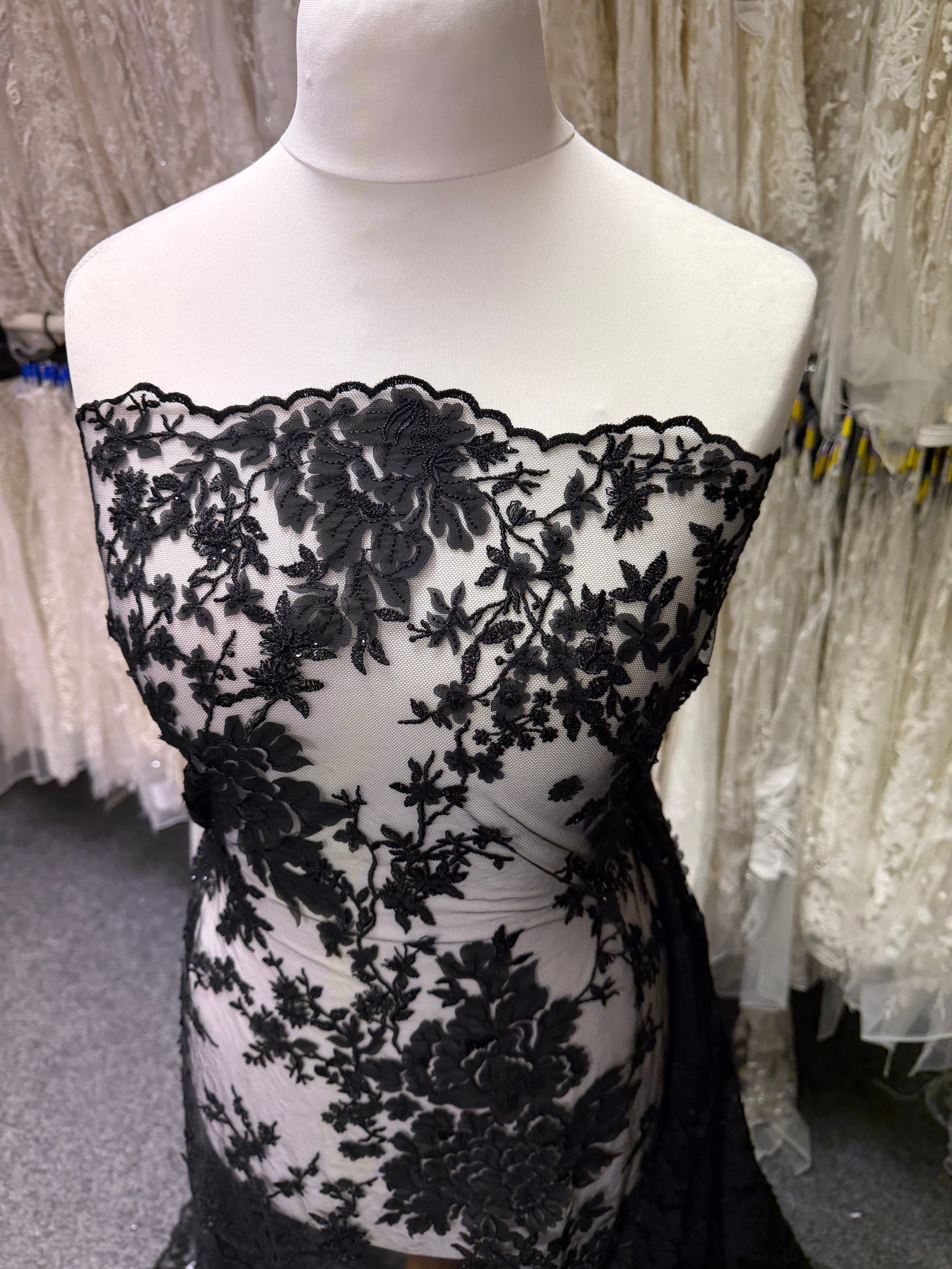 Dentelle florale à paillettes noires - EB3018