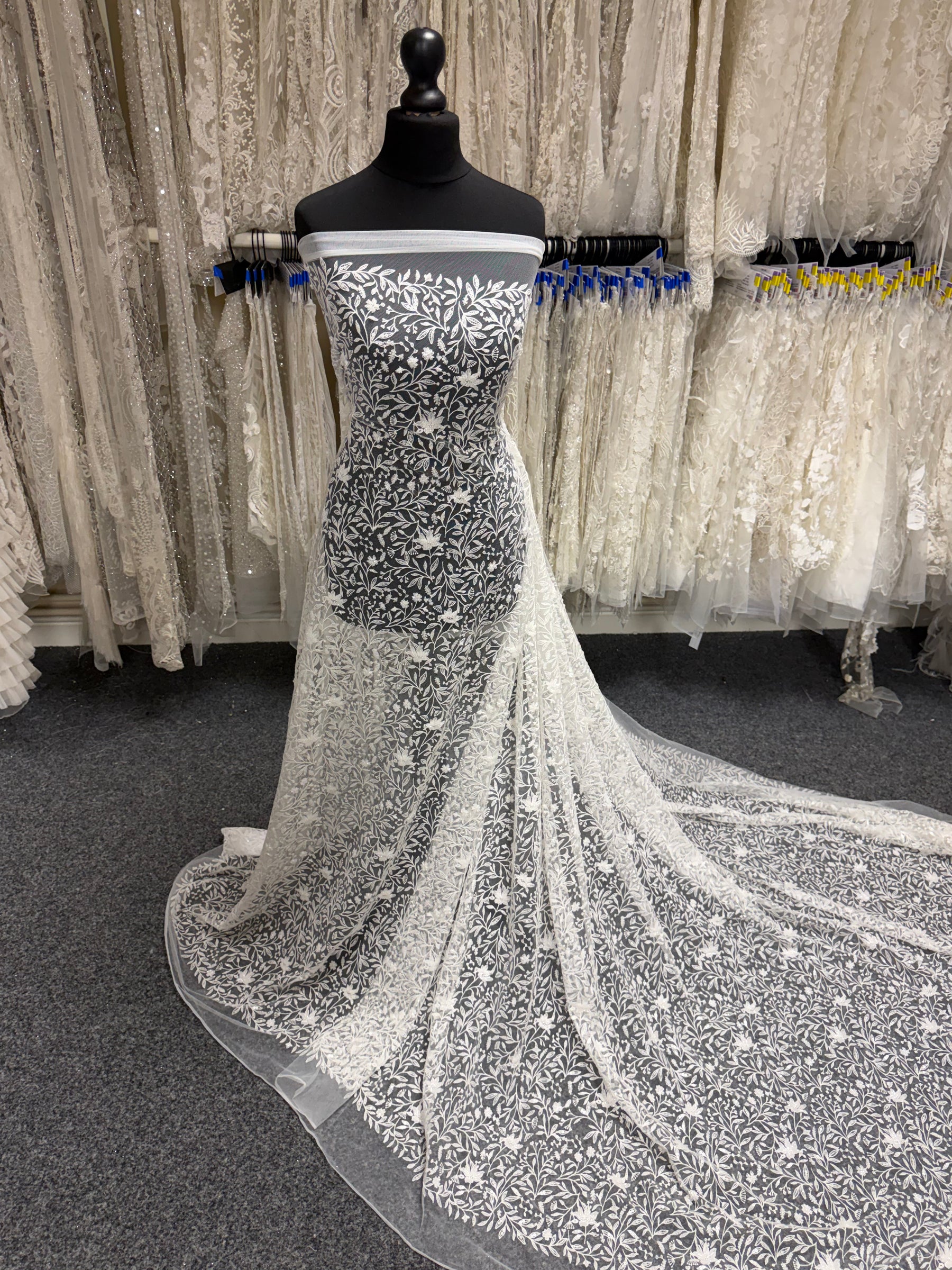 Tulle brodé de perles - EB1108
