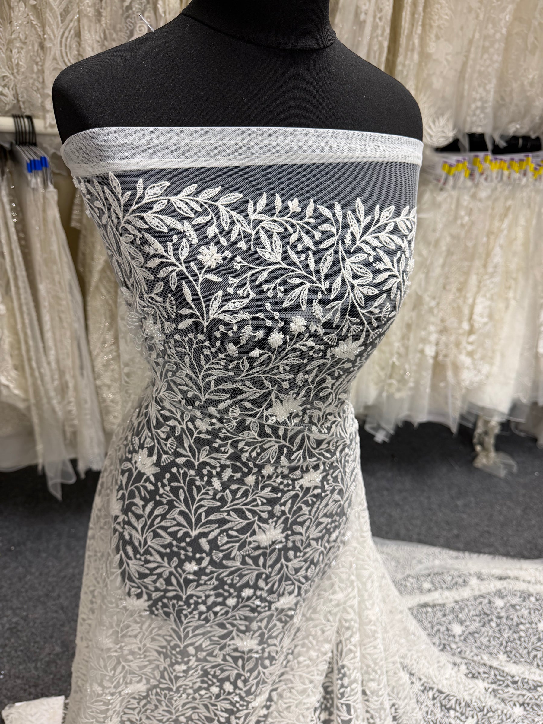 Tulle brodé de perles - EB1108