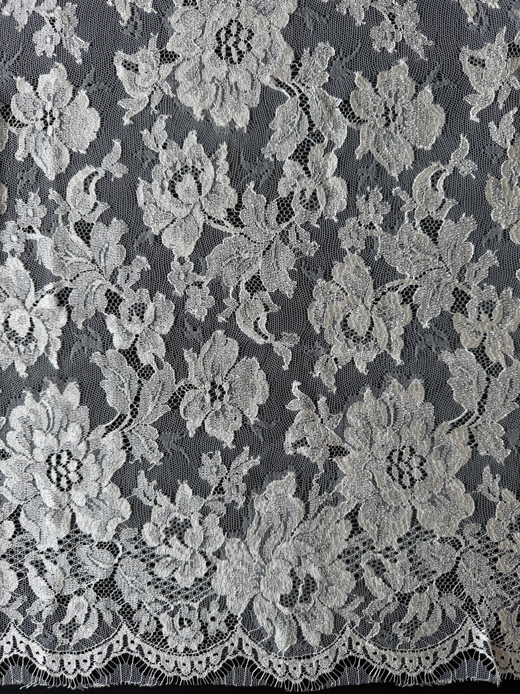 Dentelle Chantilly ivoire - LA2010