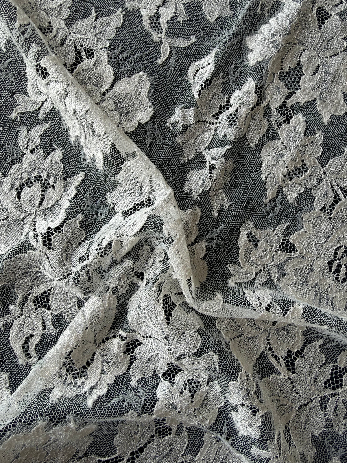 Dentelle Chantilly ivoire - LA2010