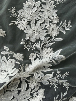 Dentelle brodée de sequins ivoire - EB3041