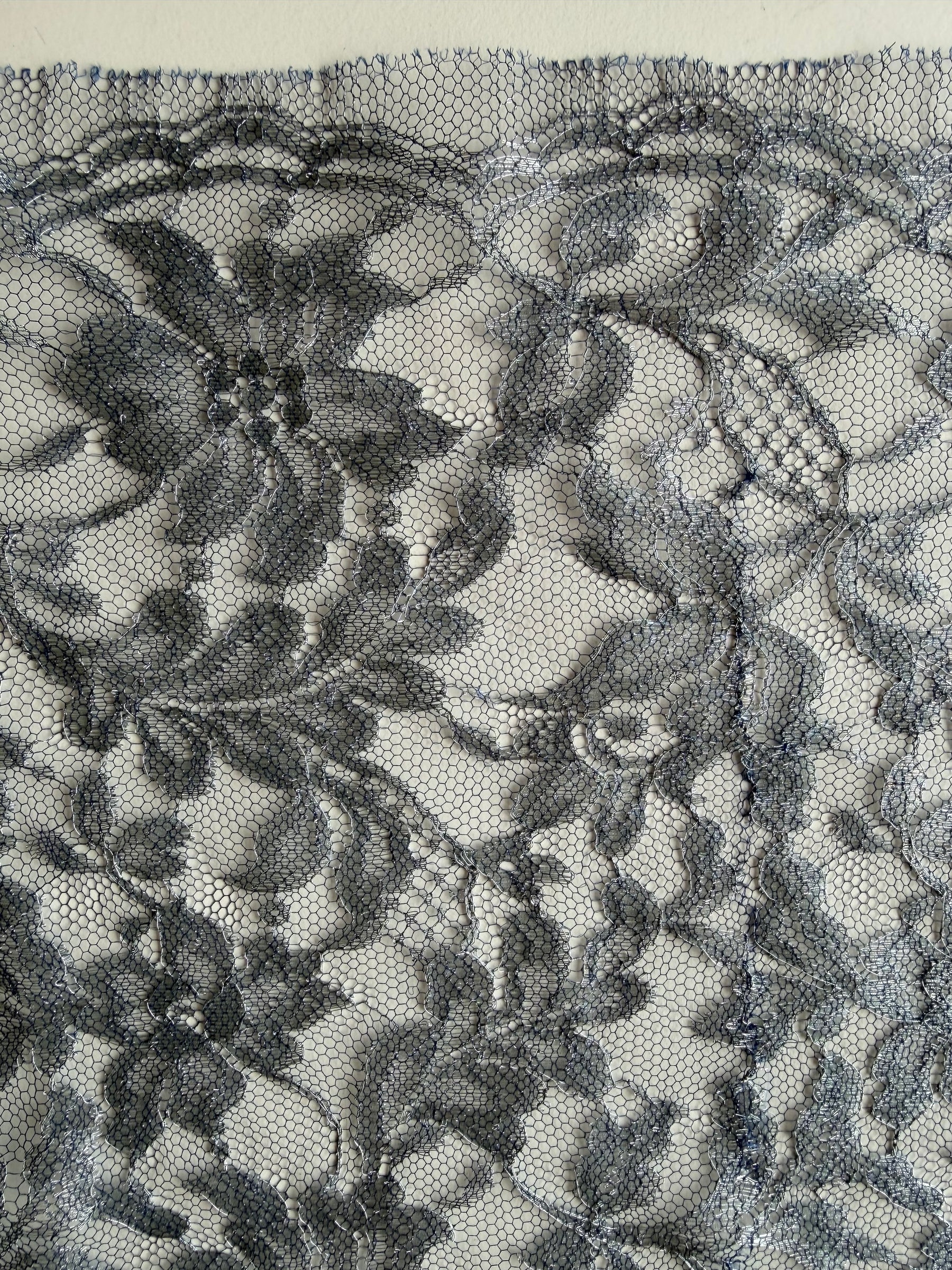 Bleu marine avec dentelle française argentée - LA2002