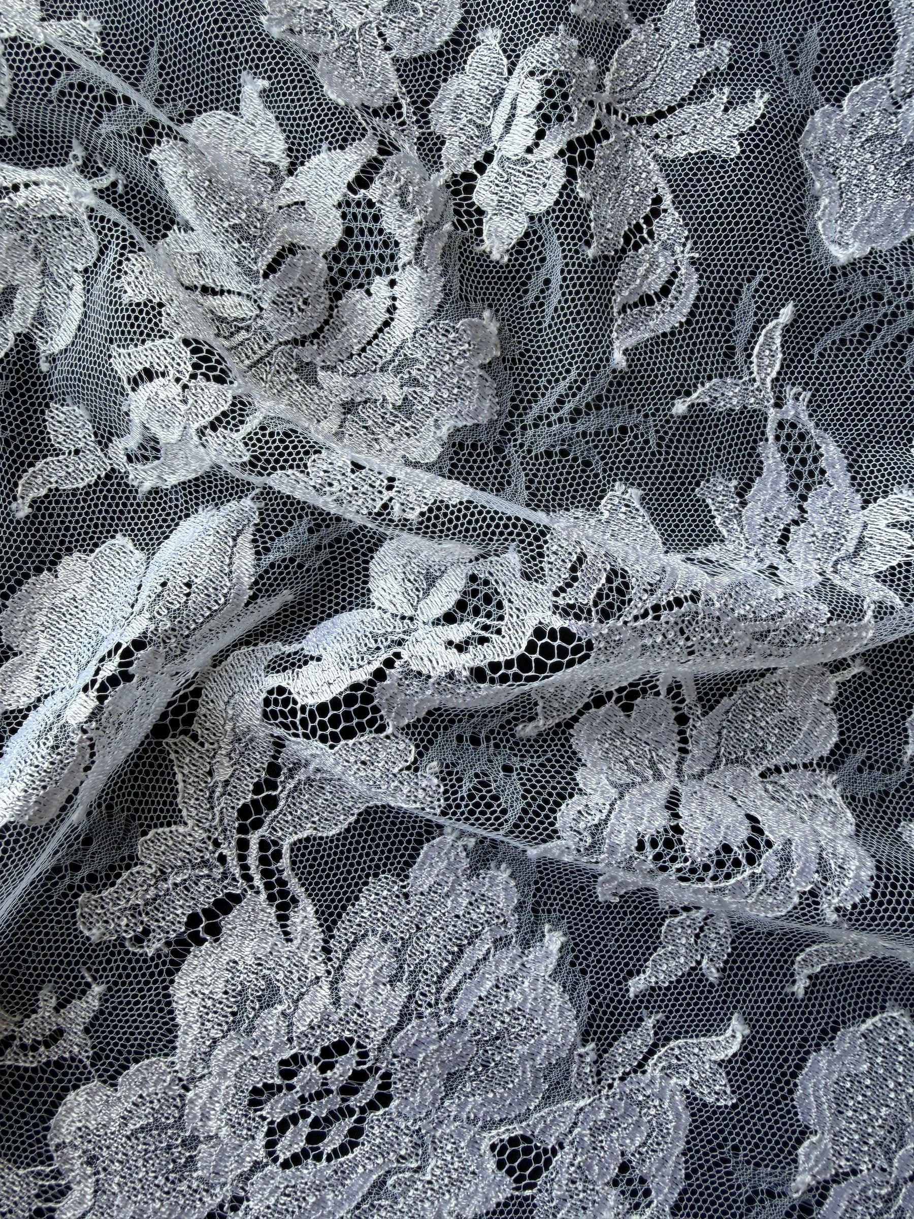 Dentelle de Chantilly blanche - LA2010
