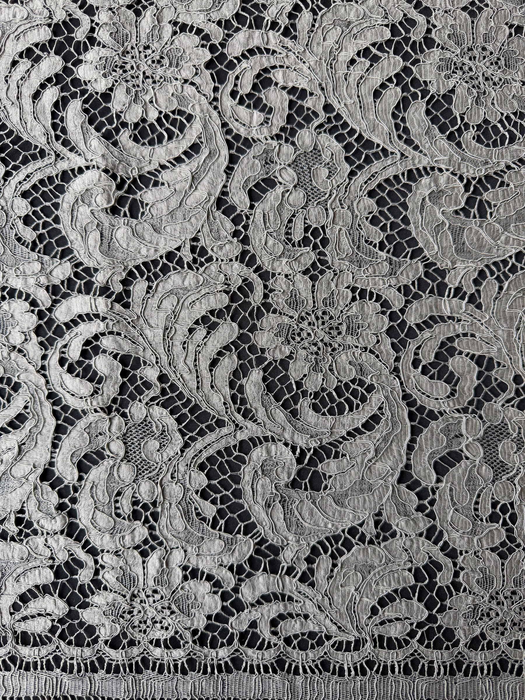 Dentelle de Chantilly Gris Nickel Foncé - P244