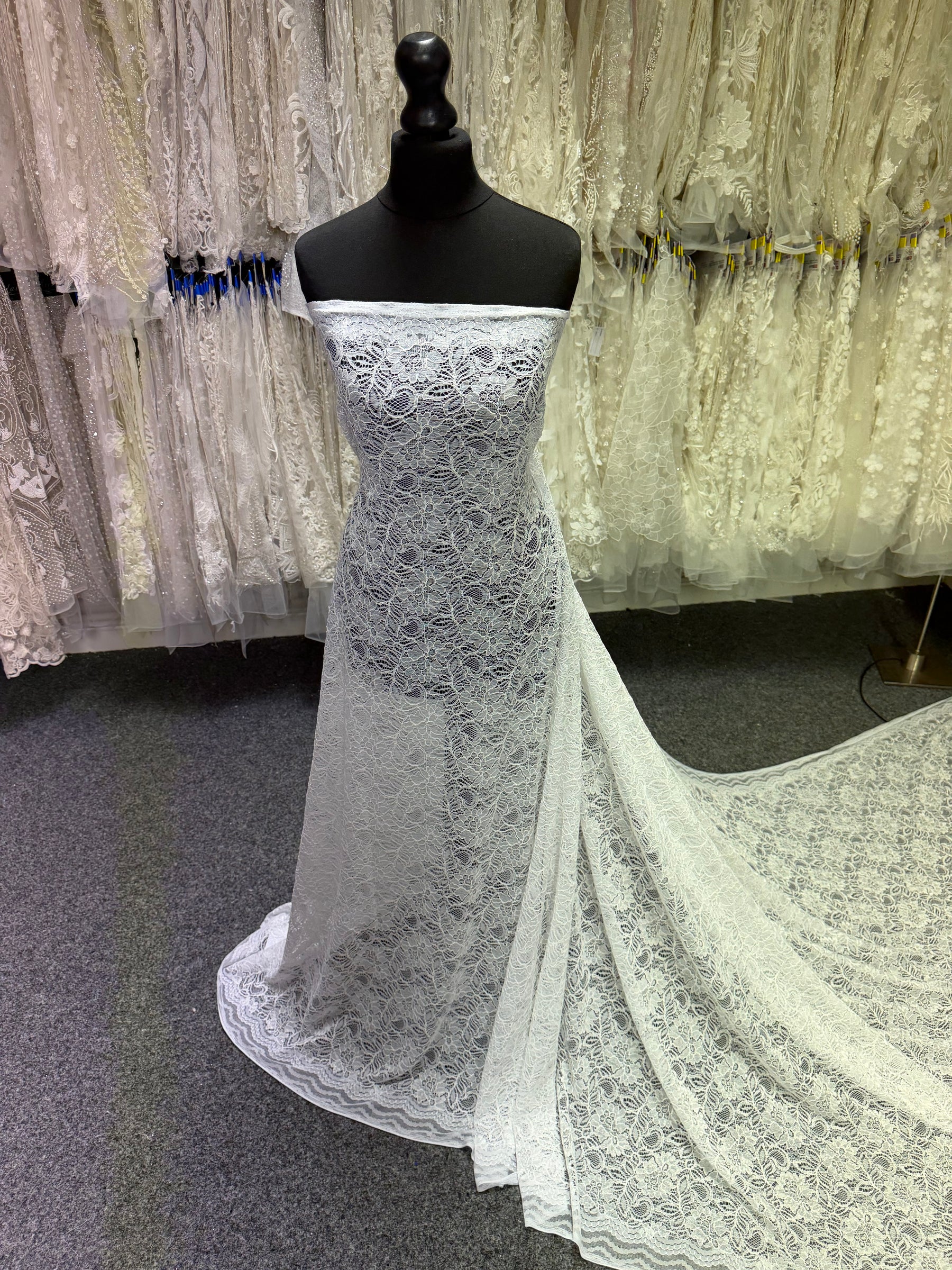 Dentelle blanche cordée - Tocca