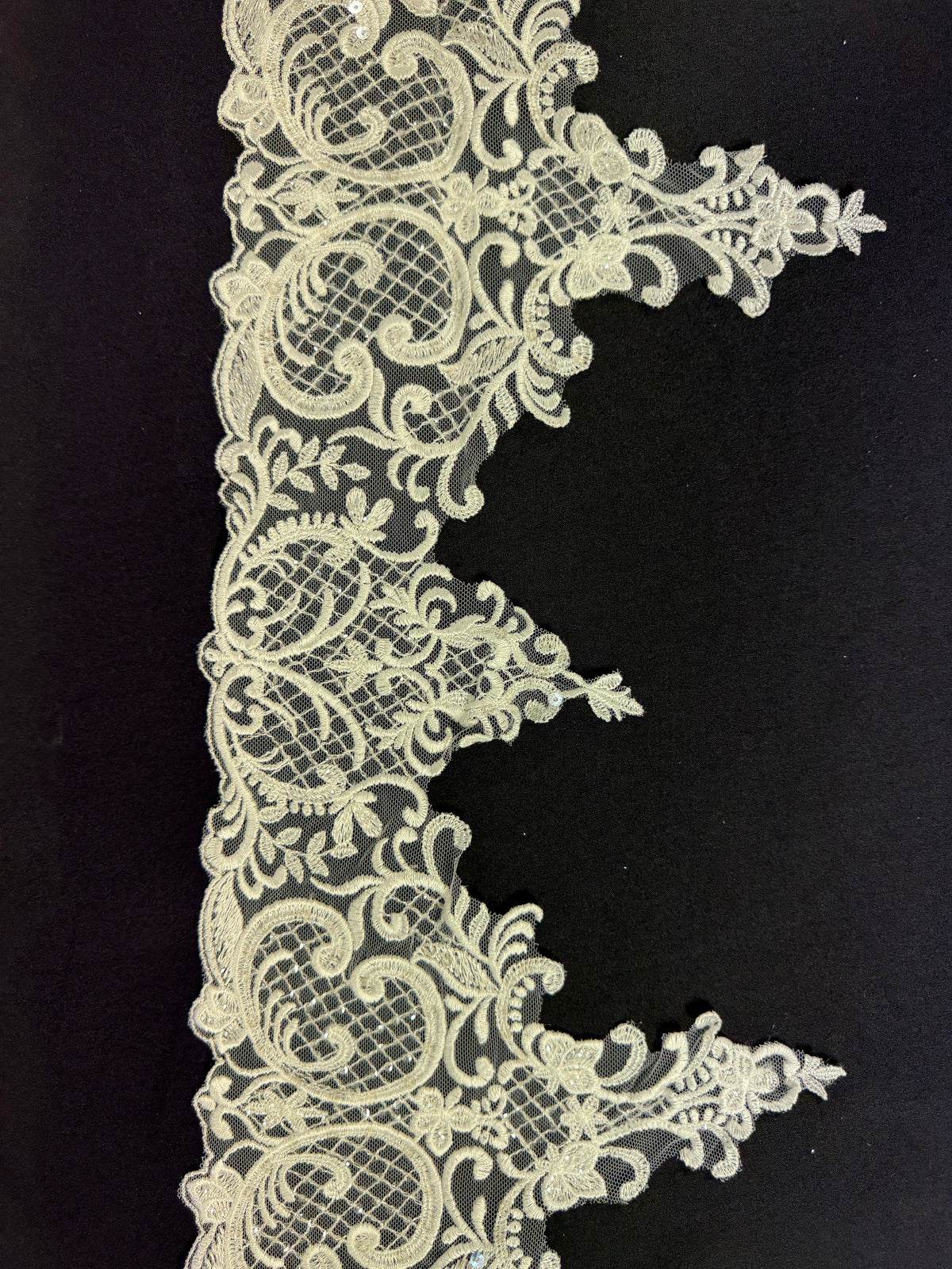 Bordure en sequins ivoire - EF3001