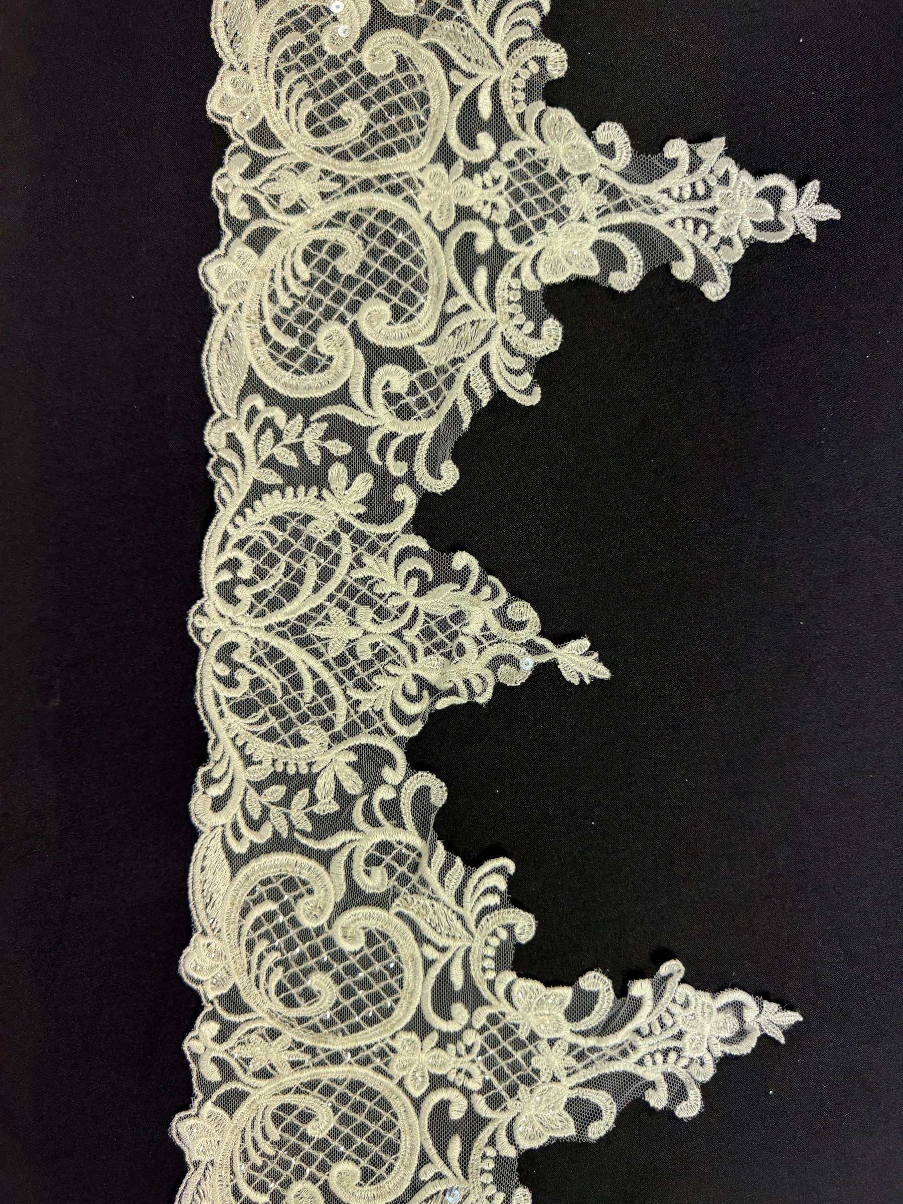 Bordure en sequins ivoire - EF3001