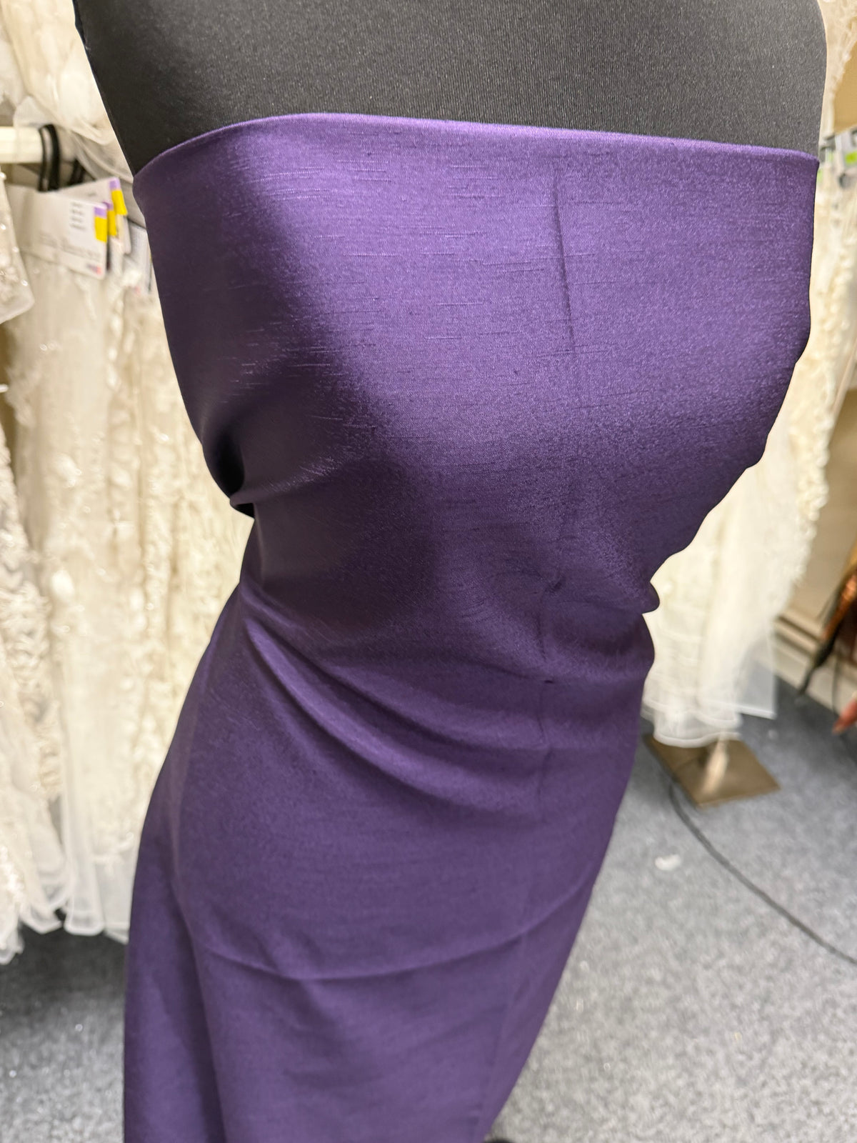 Dupion en satin de polyester violet foncé - Clarté