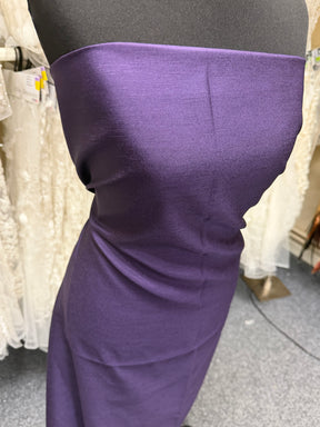 Dupion en satin de polyester violet foncé - Clarté