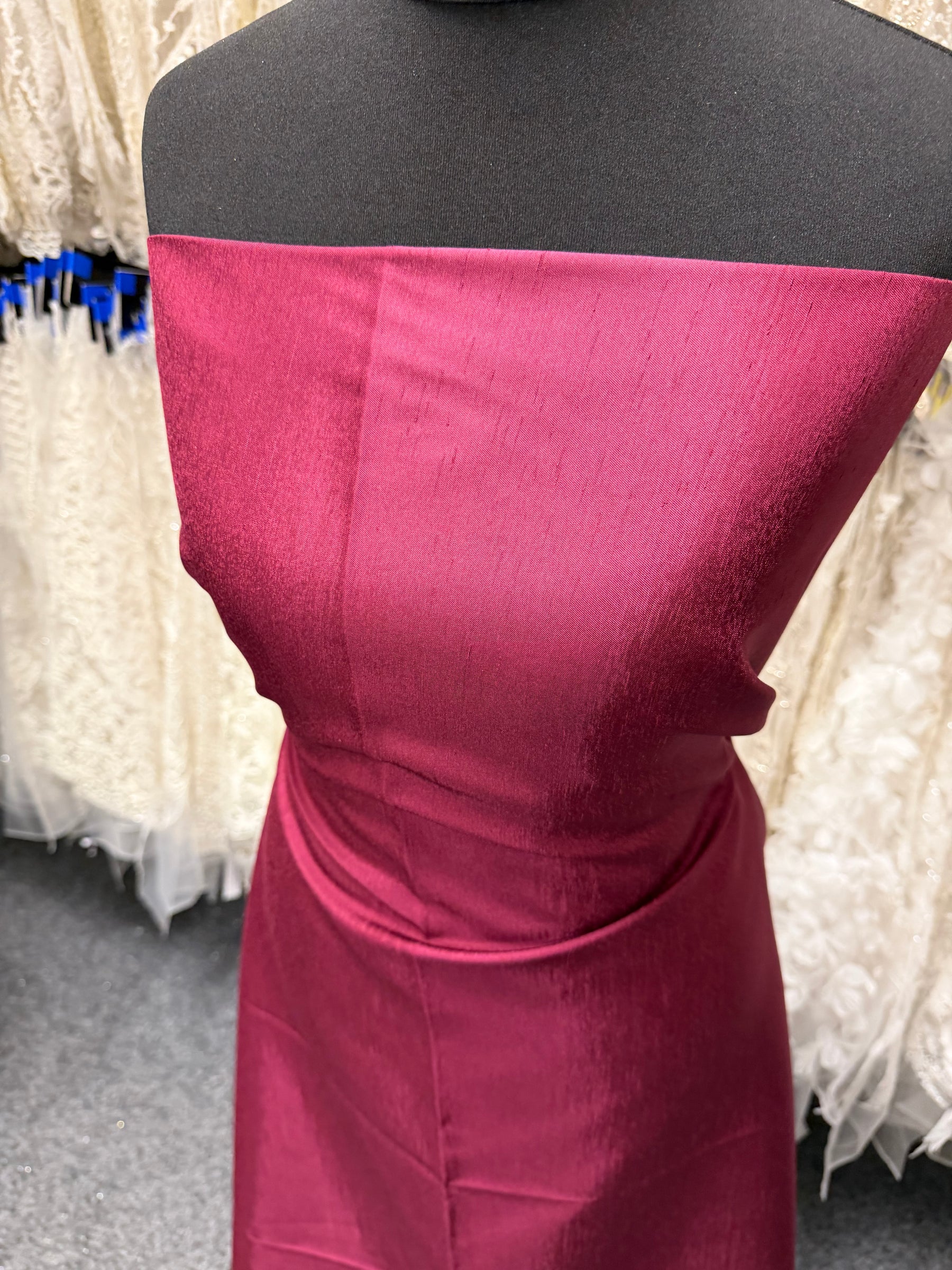 Dupion en polyester vin foncé avec envers en satin - Clarté (P967)