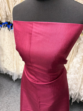 Dupion en polyester vin foncé avec envers en satin - Clarté (P967)