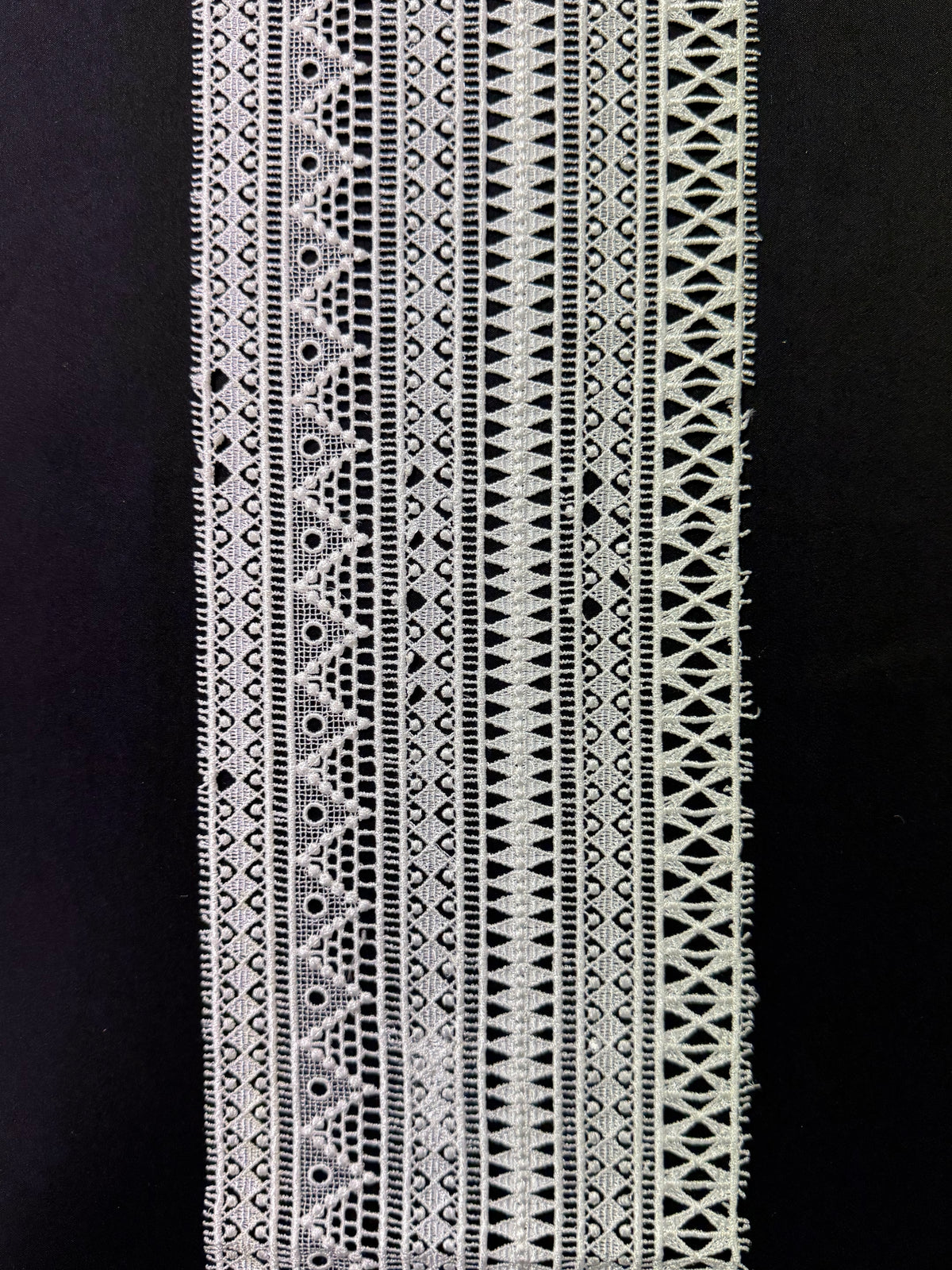 Bordure en guipure ivoire - EH4007