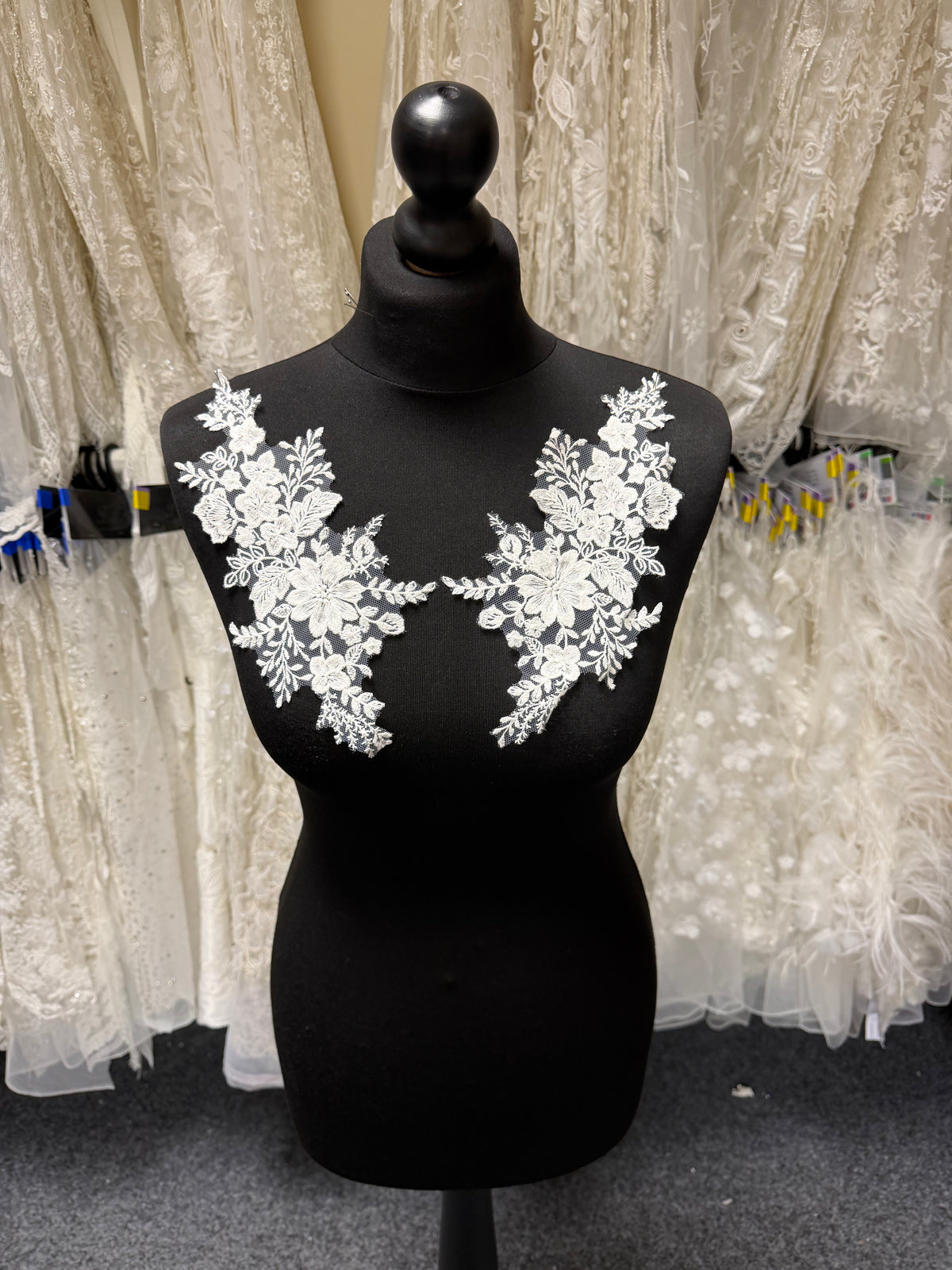 Appliques en dentelle ivoire - MT8012