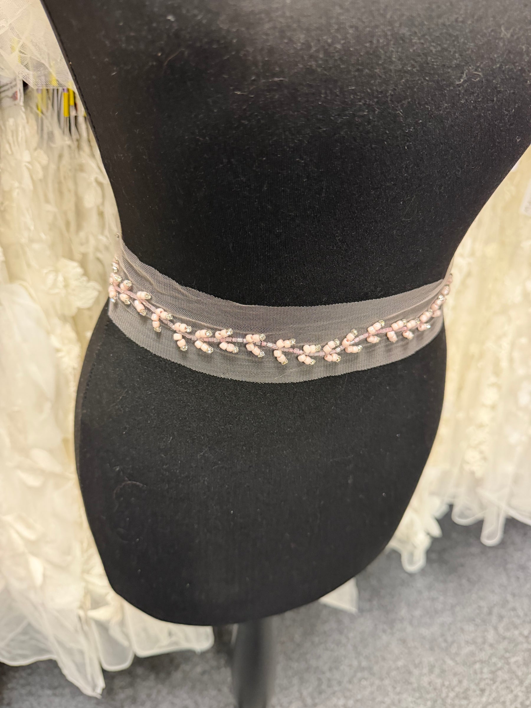 Dusky Rose Trim - EH1010