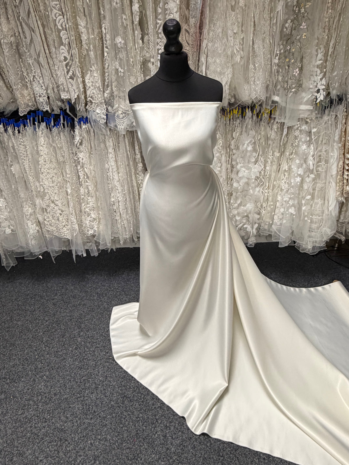 Satin duchesse ivoire - P47