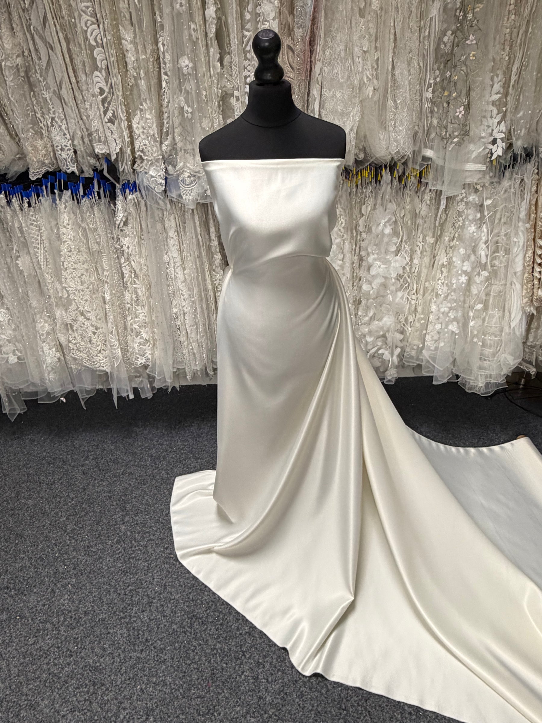 Satin duchesse ivoire - P47