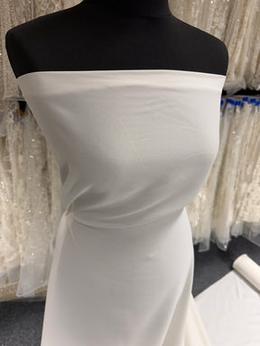 Crêpe de polyester poids moyen ivoire pâle - P59