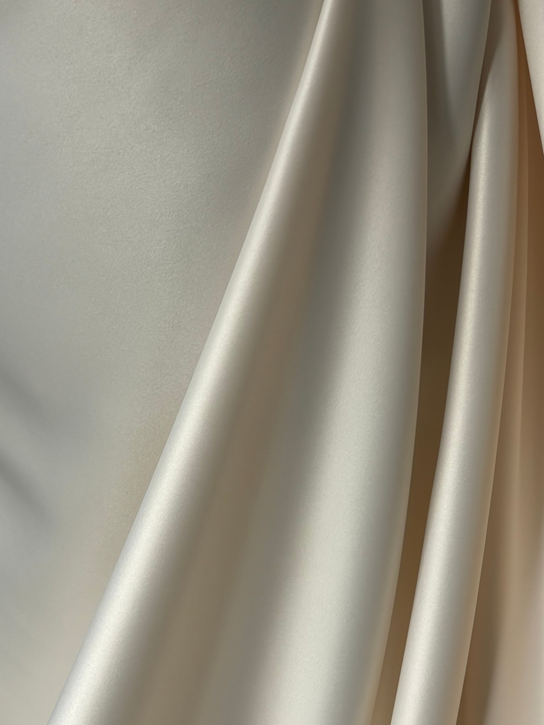 Champagne Satin Duchesse - P47