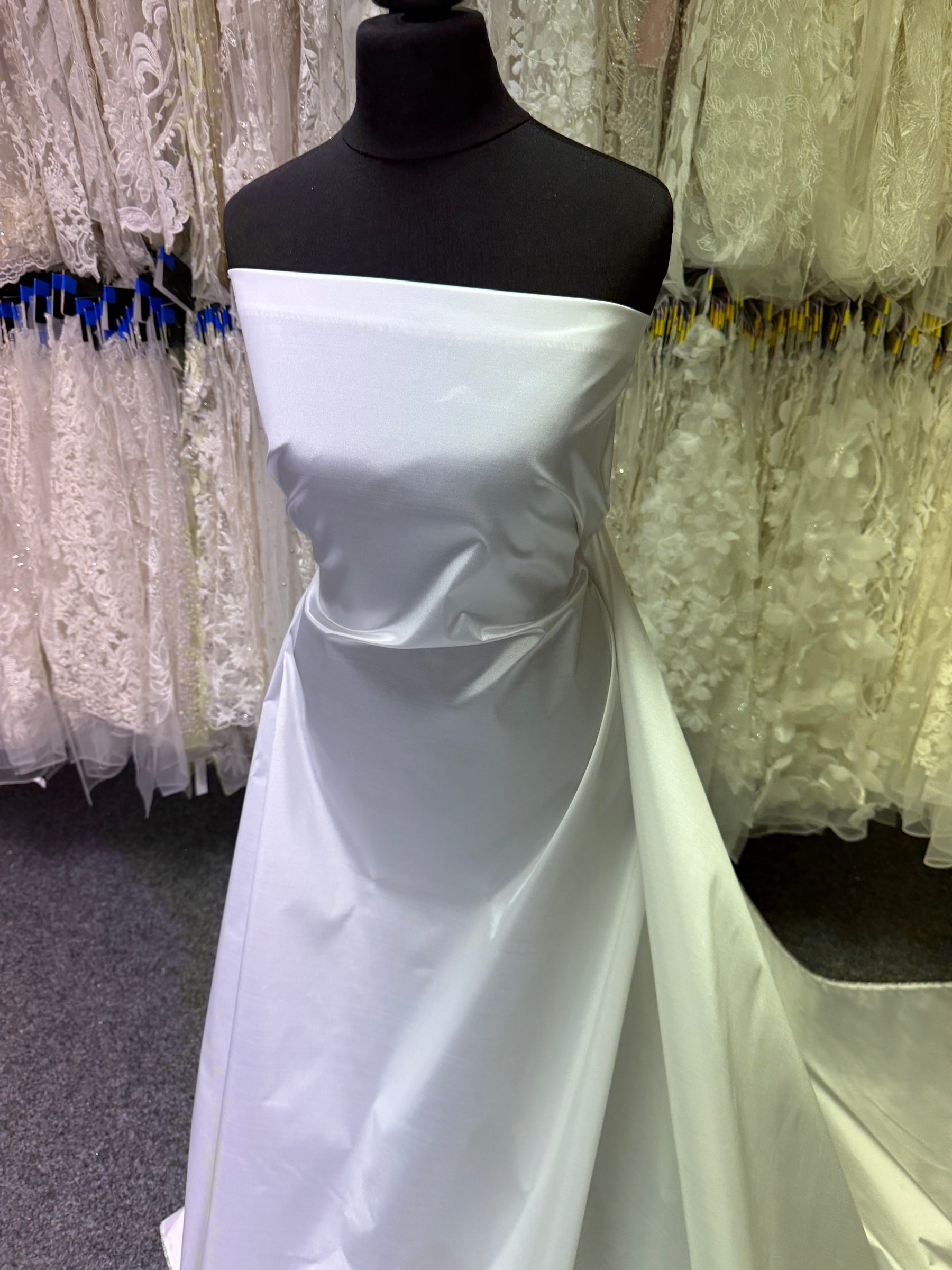 Organza Taffetas mélangé de soie blanc - P607