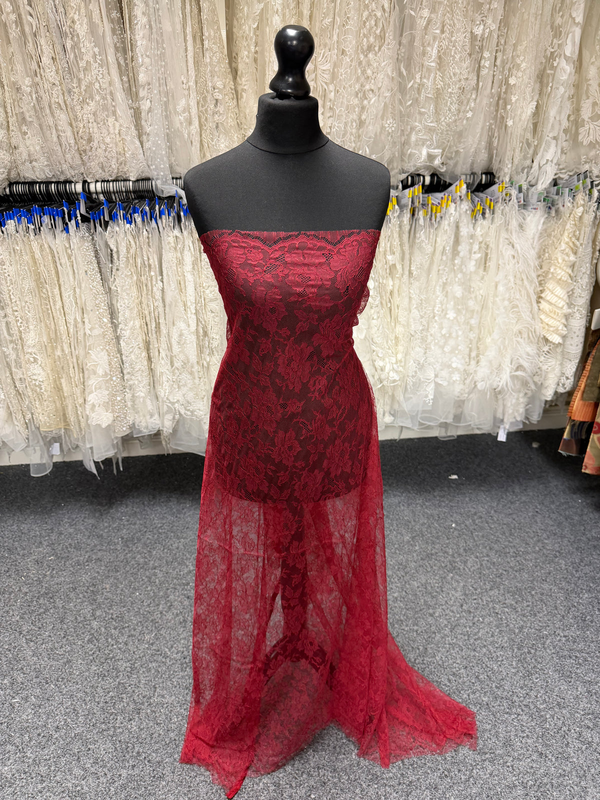 Dentelle Chantilly Rouge Bordeaux - P177