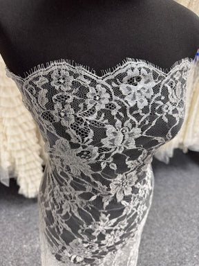 Dentelle Chantilly Argentée - P193