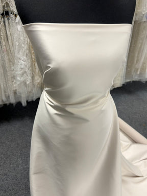 Satin duchesse en polyester lycra couleur huître - P83