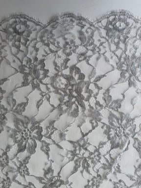 Dentelle Chantilly Argentée - P193