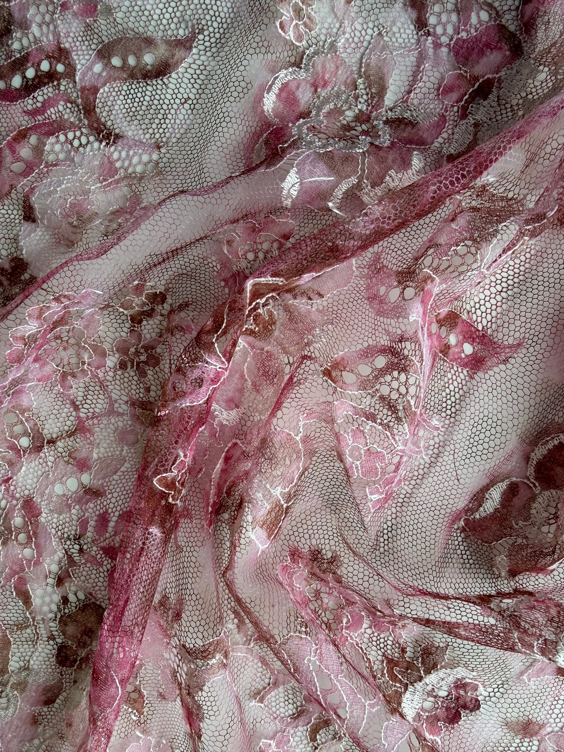 Dentelle Chantilly Imprimée Rose - P190