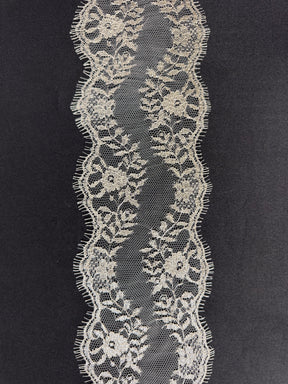 Galon de dentelle de Chantilly argenté - EE4003