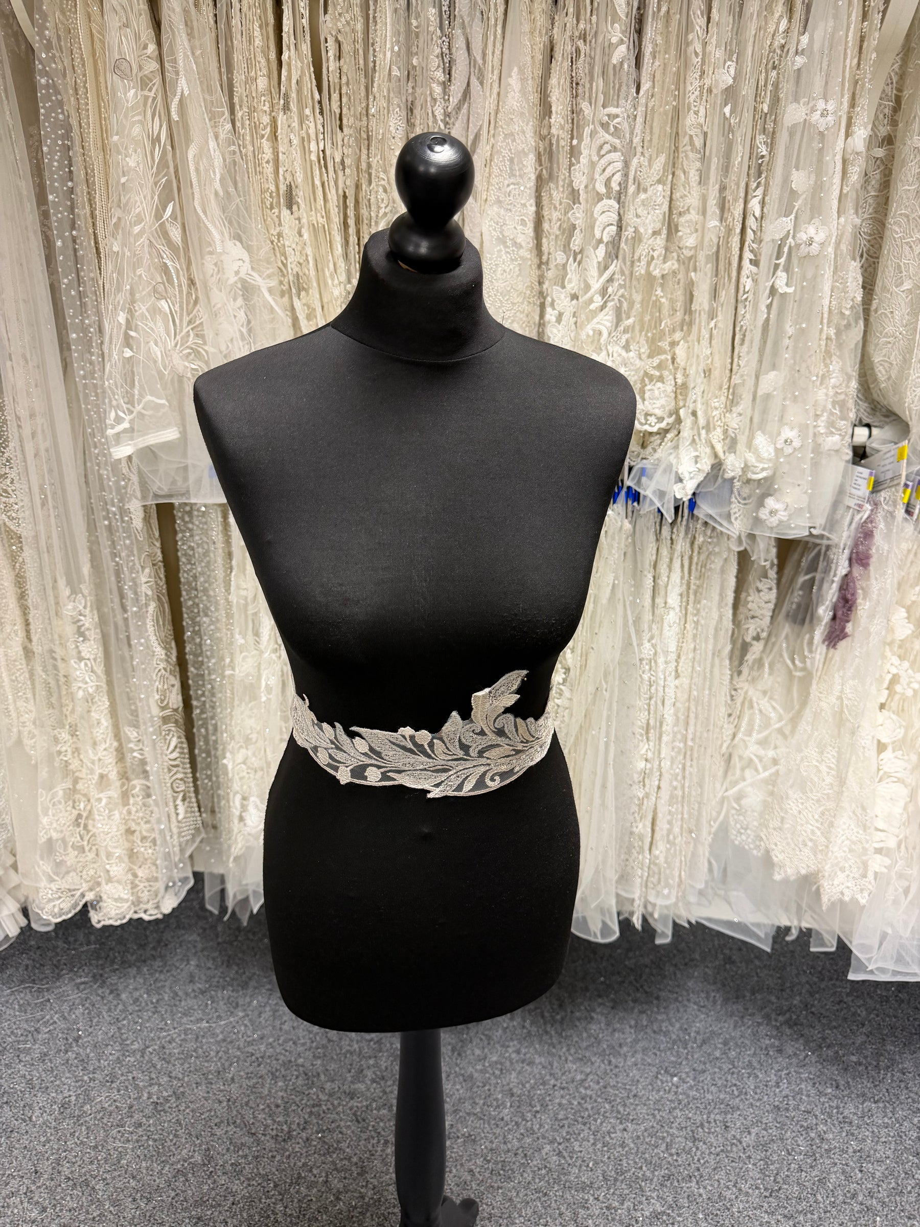 Bordure en dentelle sequin argile - EF3004