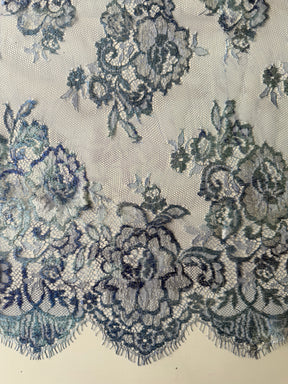 Dentelle Chantilly imprimée bleue - P191