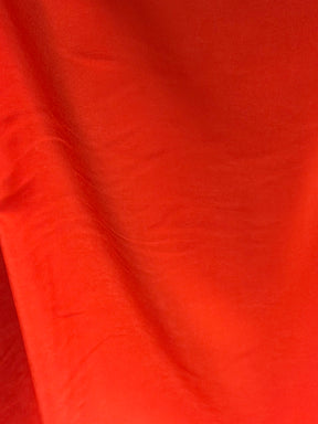 Satin de polyester rouge léger - Juxtaposition
