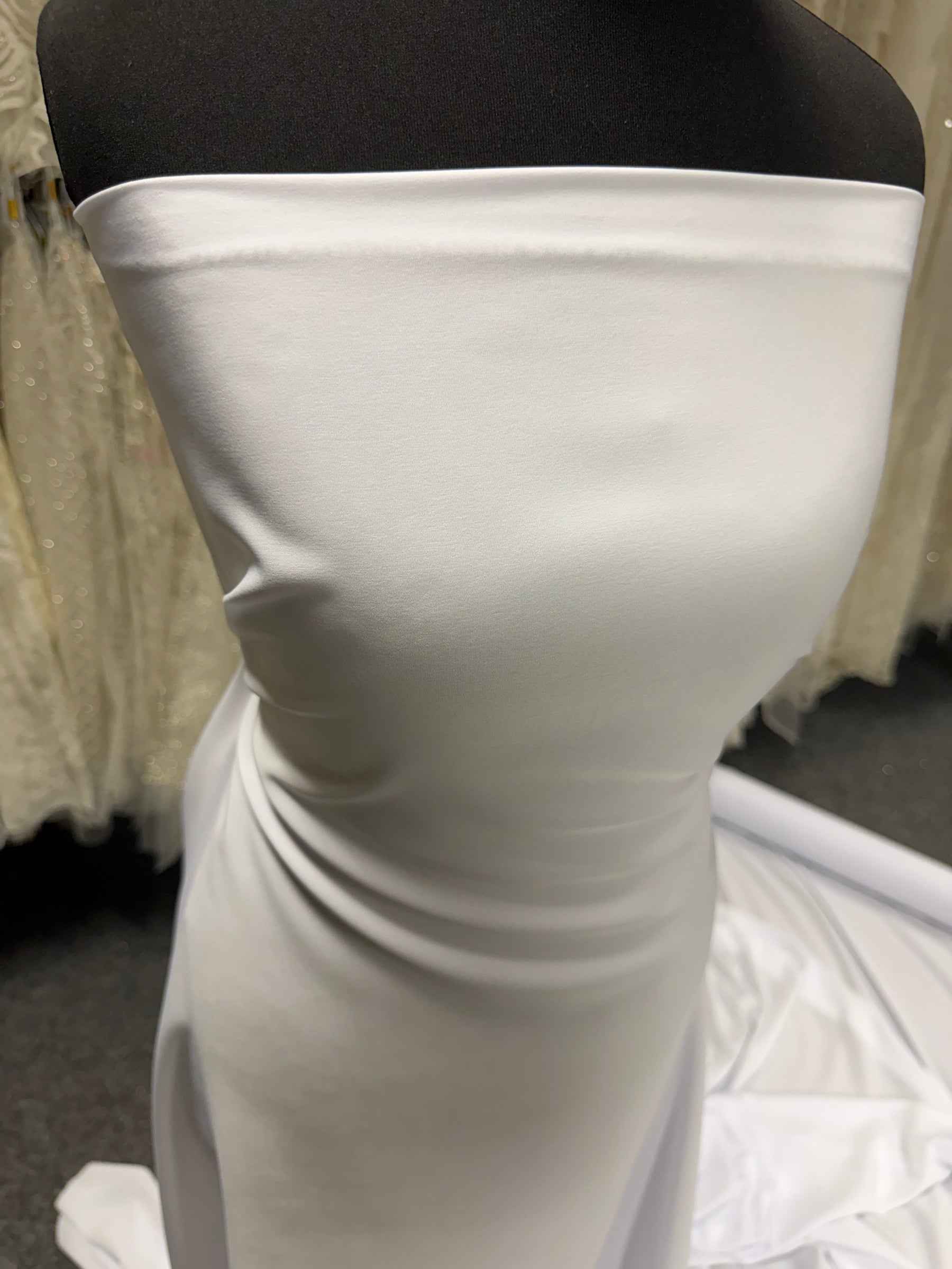 Satin de polyester blanc léger - Juxtaposition