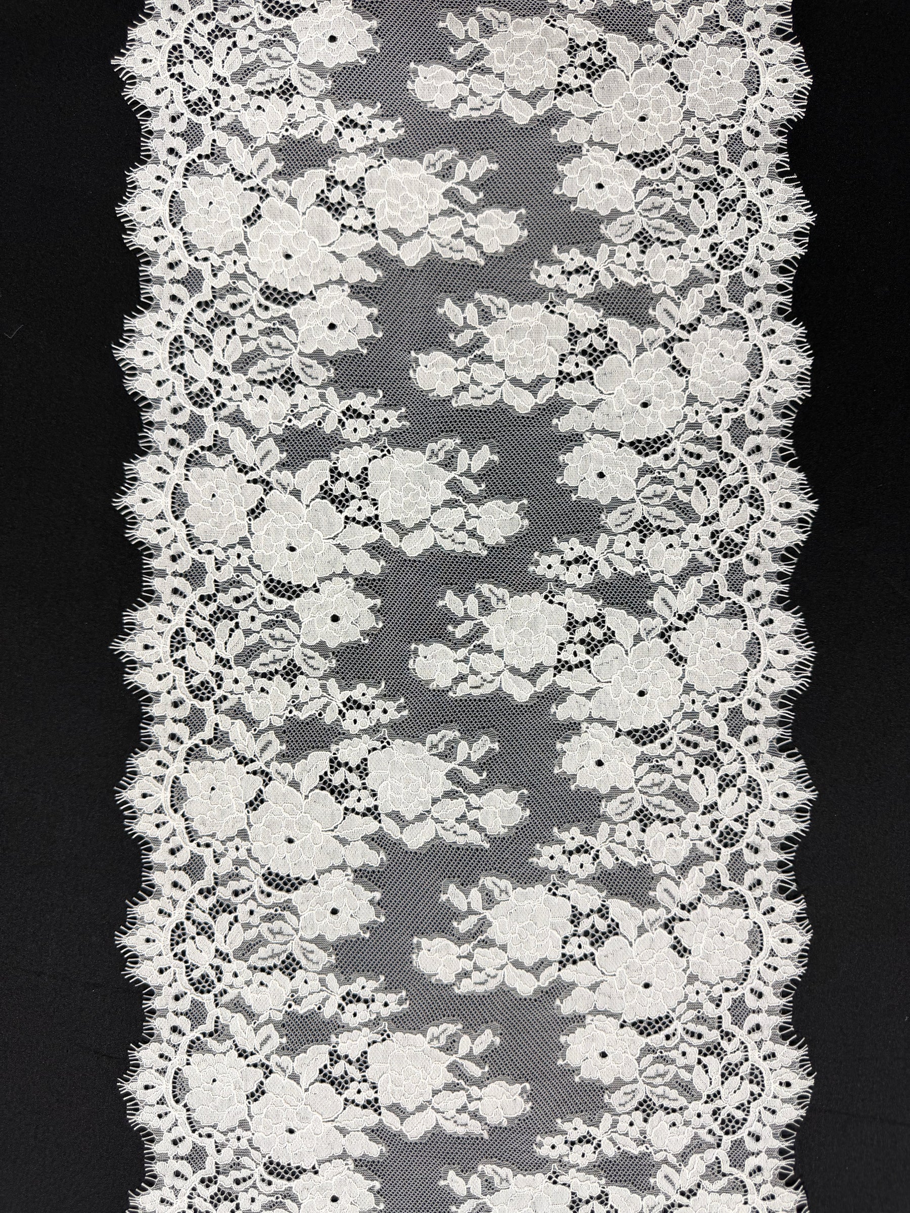 Ivory Lace Trim - Beta