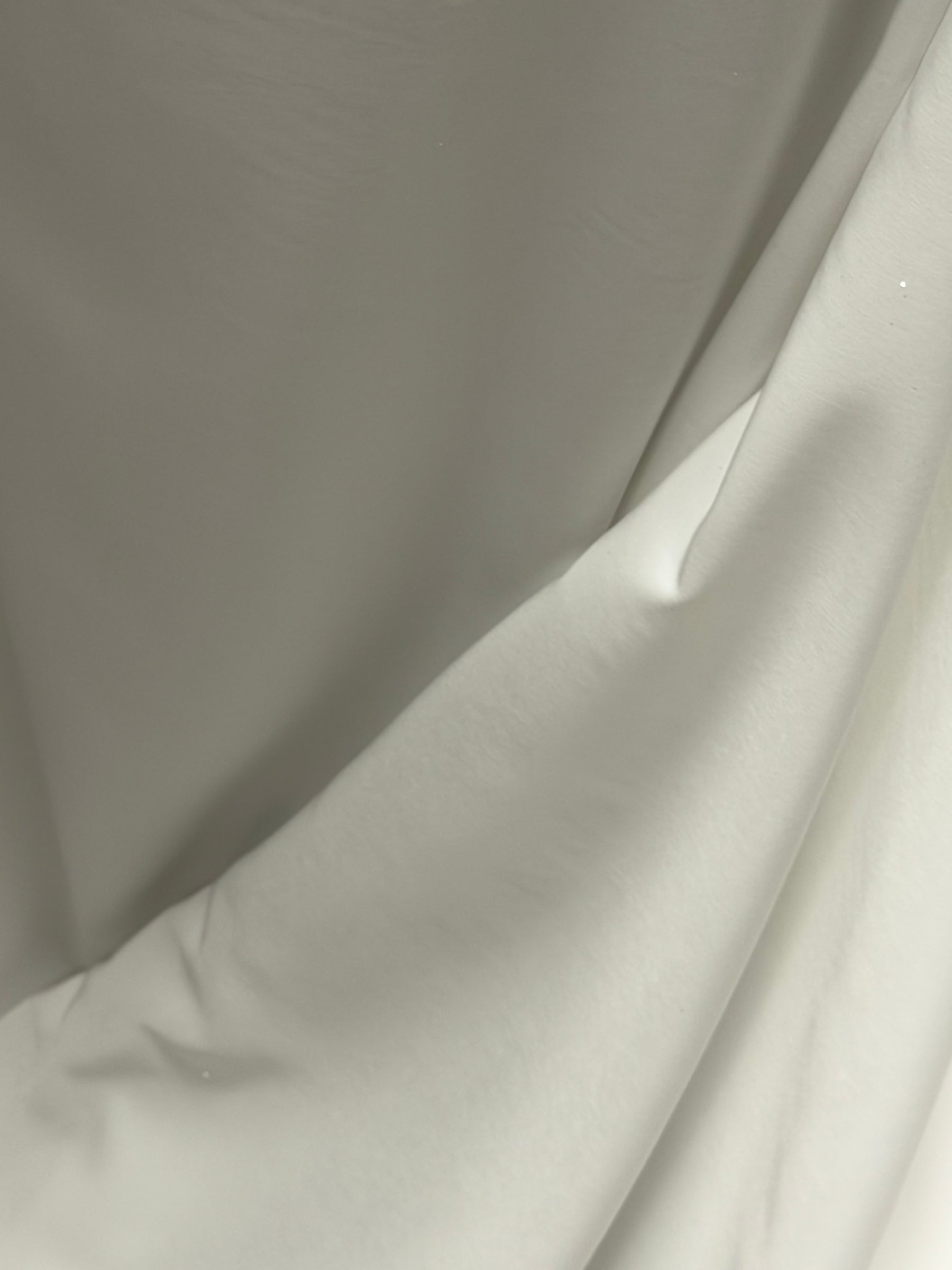 Satin de polyester léger en porcelaine - Juxtaposition