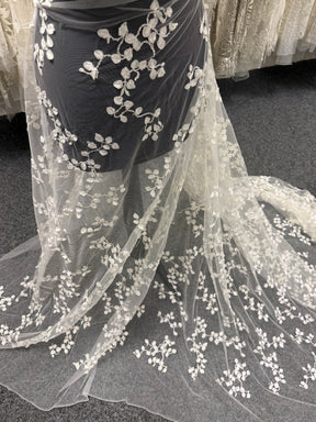 Dentelle brodée de sequins ivoire - EB3042