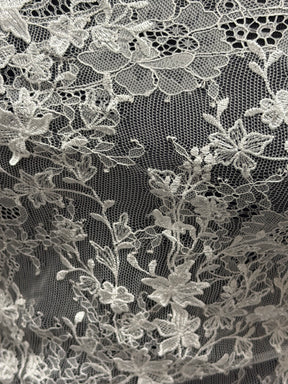 Dentelle brodée Ivoire foncé - P228