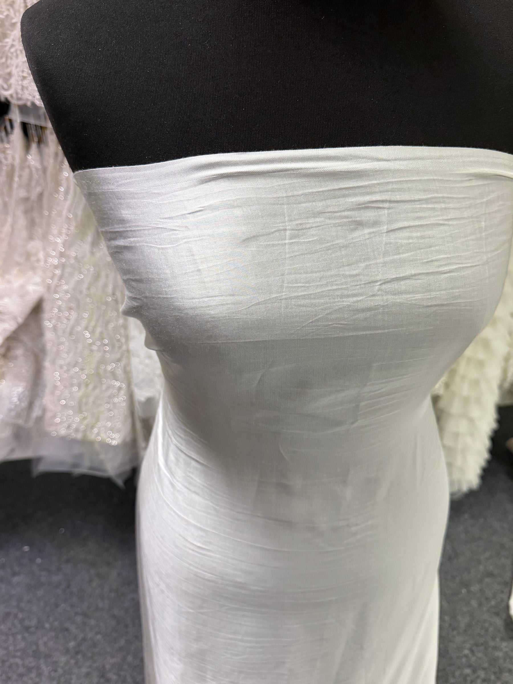 Satin Fin Ivoire - Largeur 145cm - PH5011