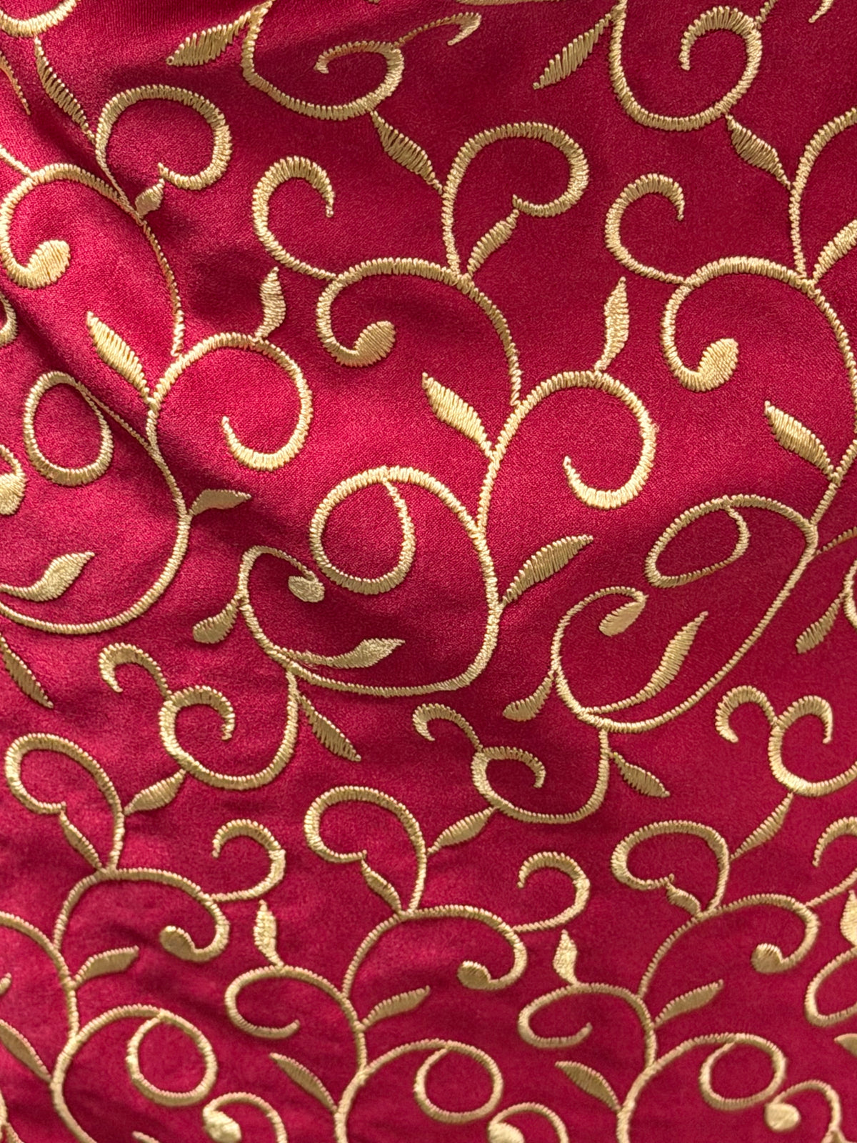 Satin Duchesse Brodé Or Foncé/Vin Clair - P476