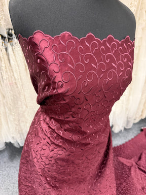 Satin duchesse brodé lie-de-vin foncé - P476