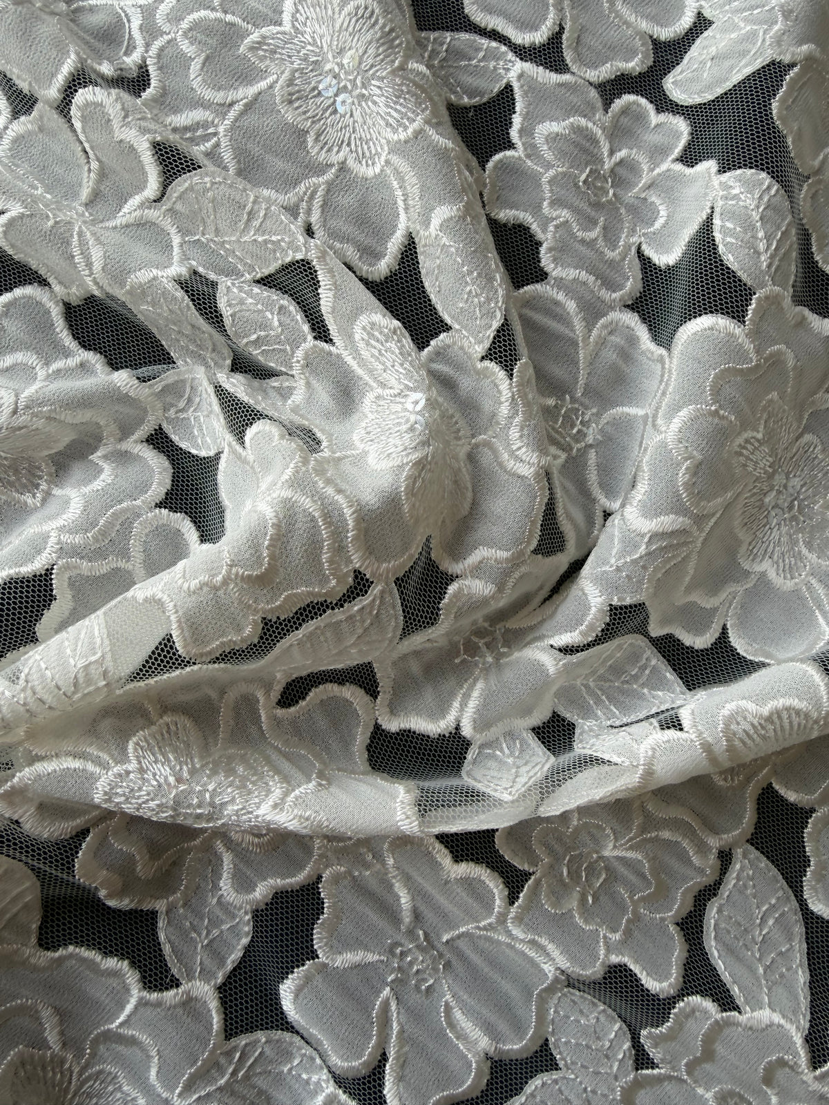 Tulle brodé de sequins ivoire - EB3003