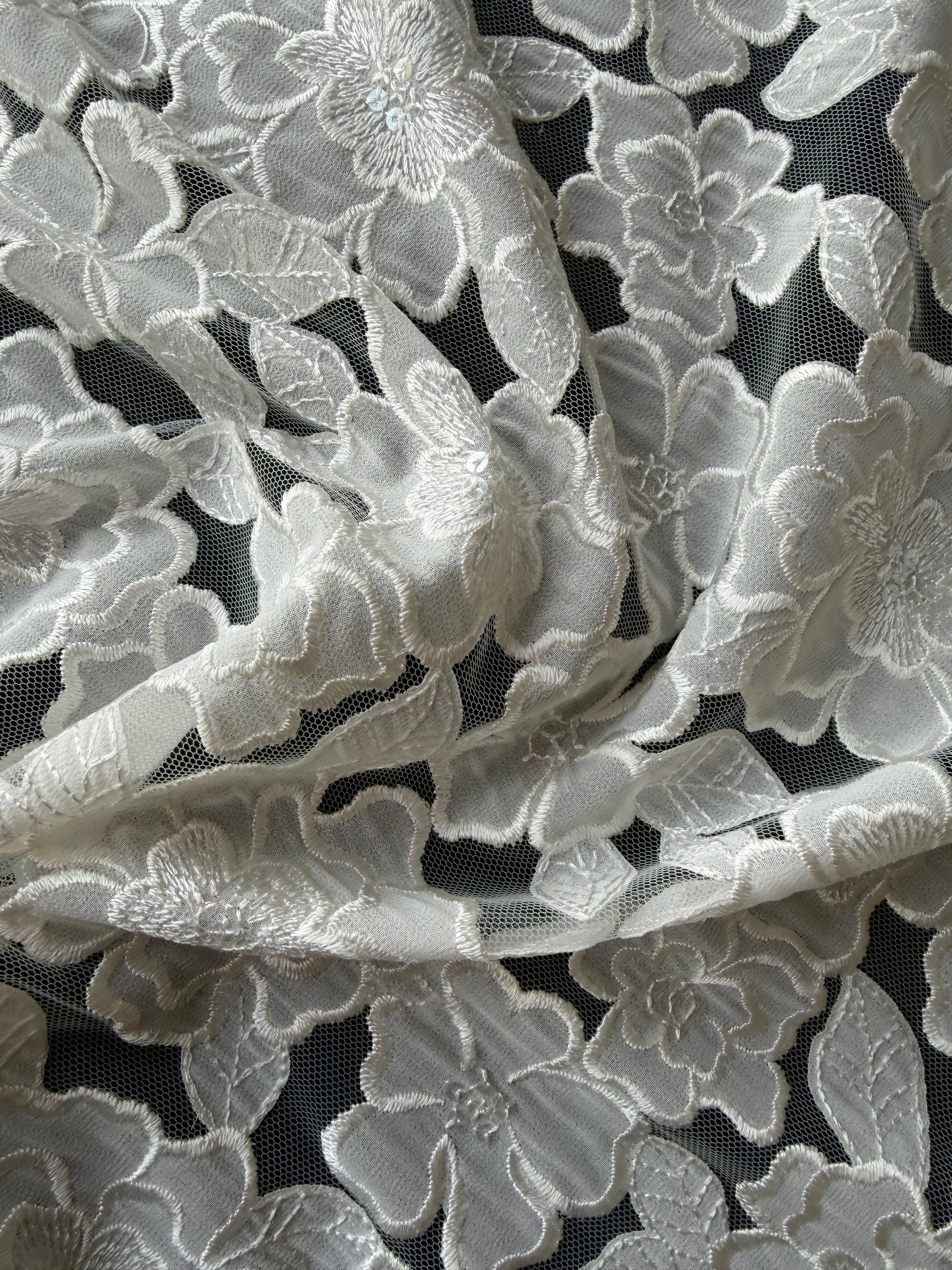 Tulle brodé de sequins ivoire - EB3003