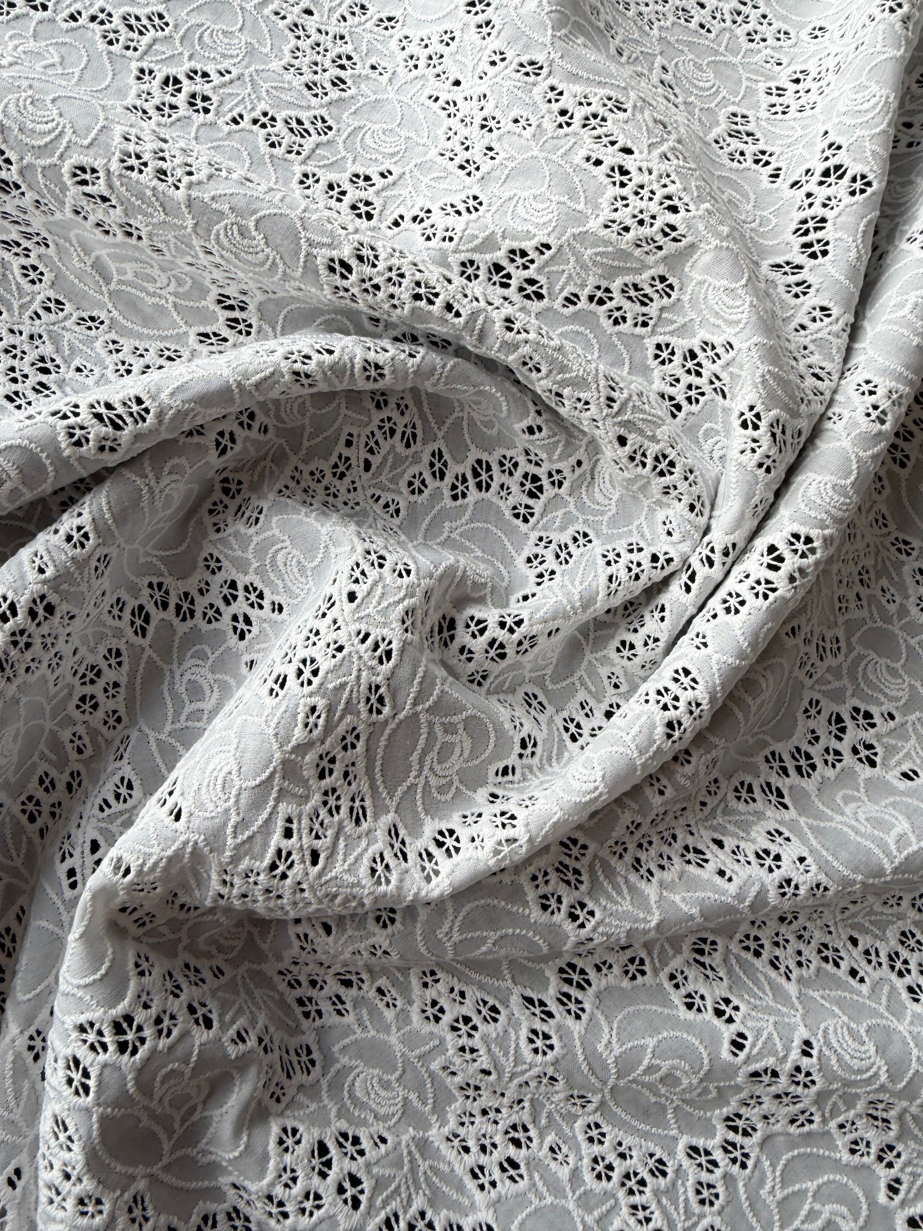 Coton brodé ivoire - EB6001