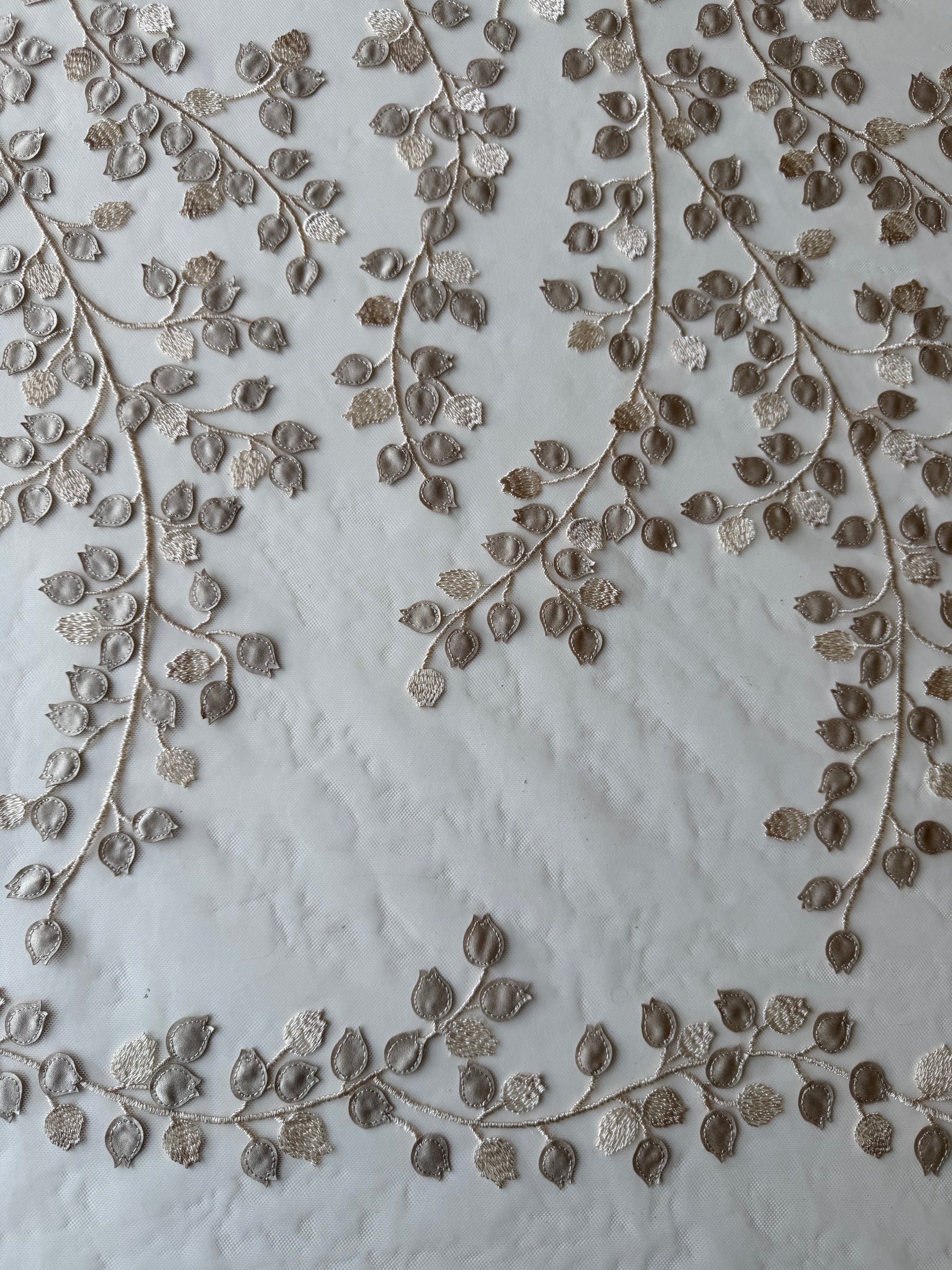 Dentelle brodée 3D couleur champagne - EB5034