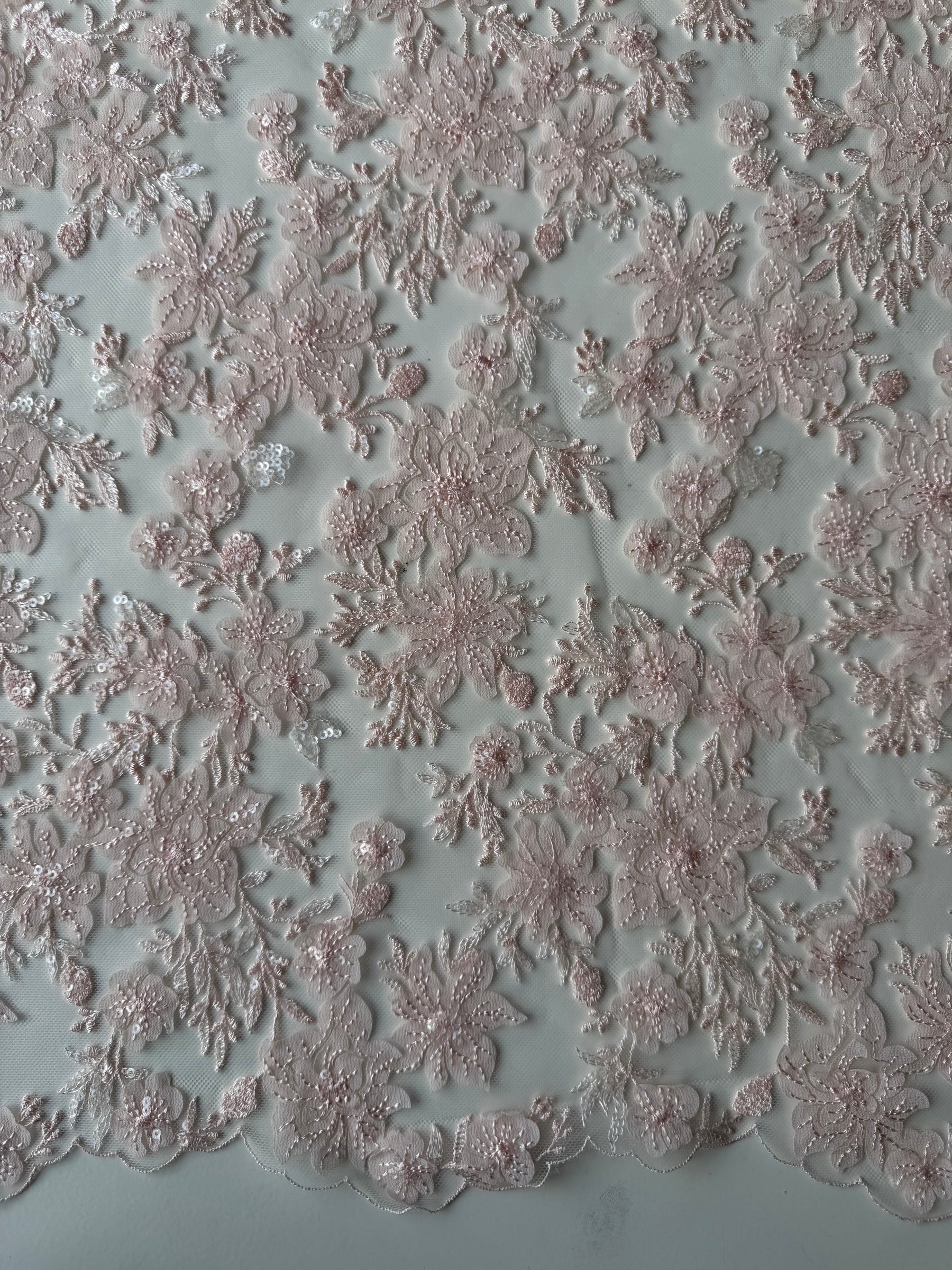 Dentelle brodée rose pâle - EB3053