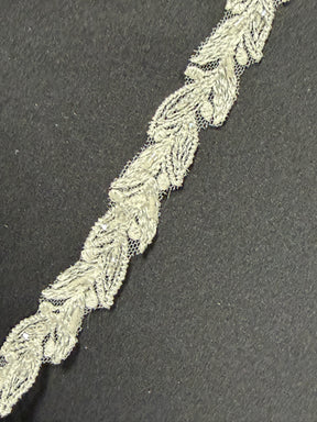 Galon en ivoire perles et paillettes - T930