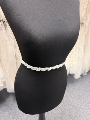 Galon en ivoire perles et paillettes - T930