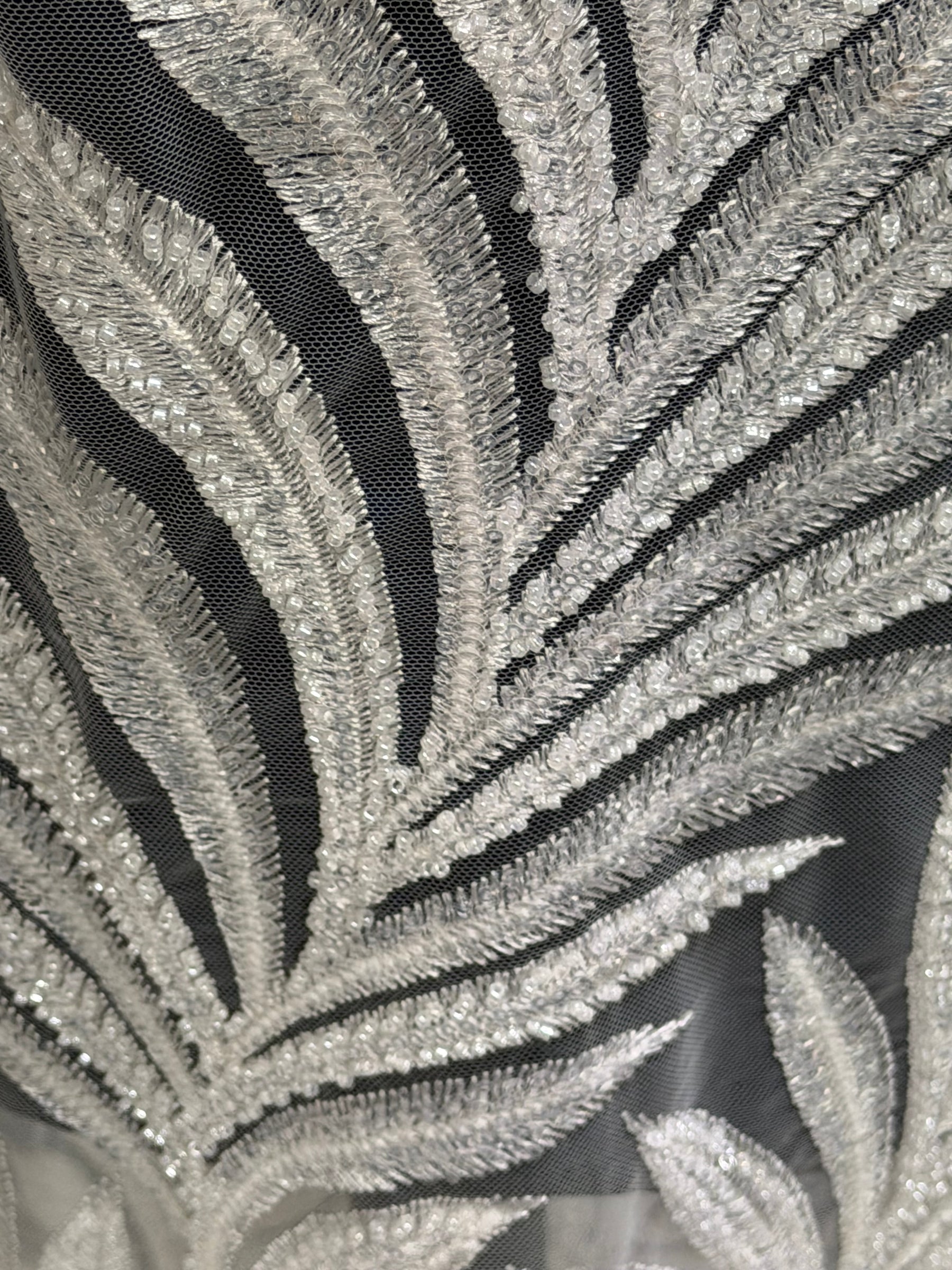 Tulle brodé de perles ivoire - EB1057