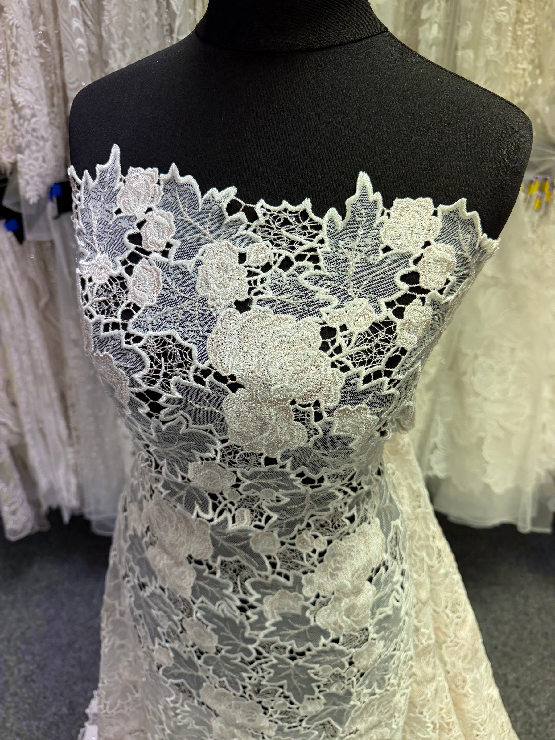 Ivory and Pink Lace - LB4004
